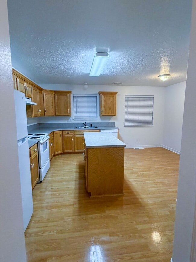 2105 Alan St