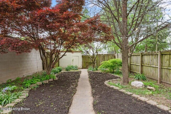 Photo - 722 Camp St