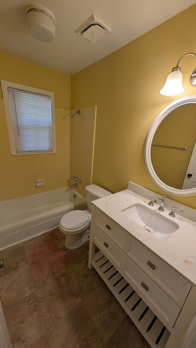 Photo - 2622 Kingston Dr Unit 1