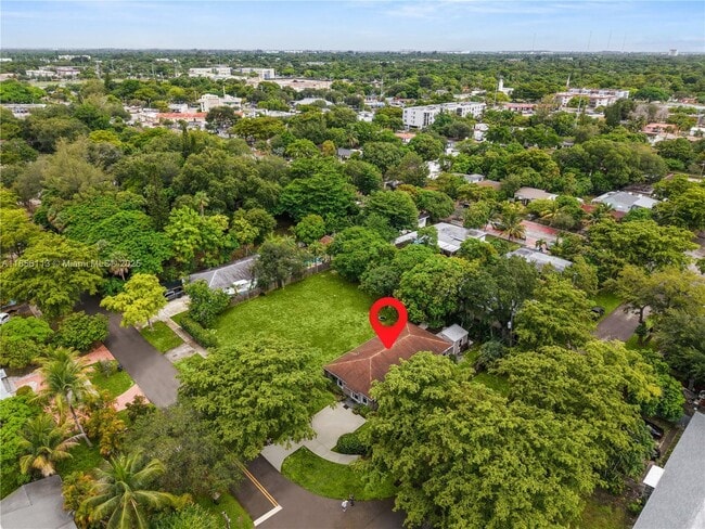 Building Photo - 1081 NE 132nd St