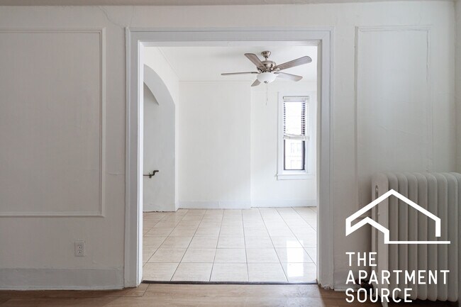 Photo - 2756 N Pine Grove Ave Unit 1008