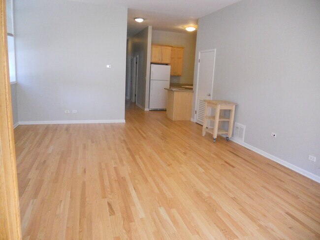 Photo - 2158 W Erie St