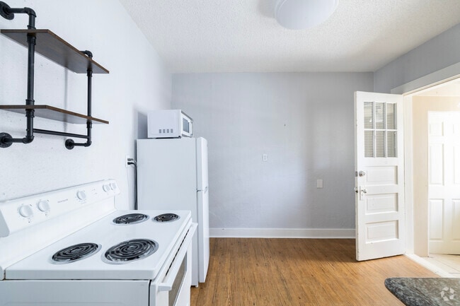 1BR, 1BA - 550SF - Kitchen