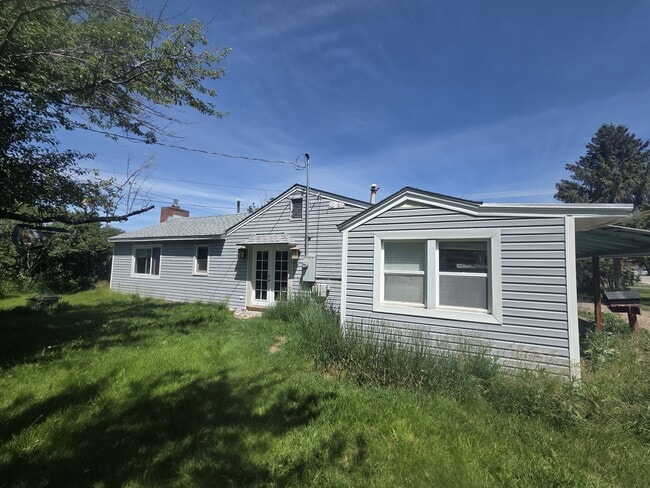 Photo - 2406 Durston Rd