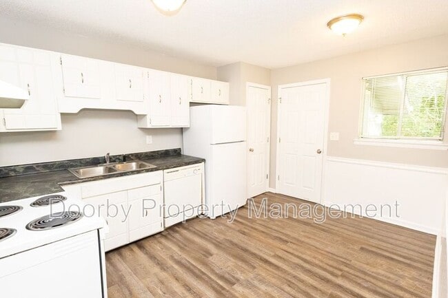 Photo - 901 Forest Dale Ln Unit B