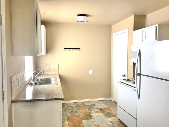 Photo - Spacious 1/1 Close to TTU & Downtown