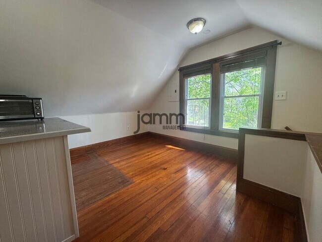 Photo - 3228 E Fairfax Rd