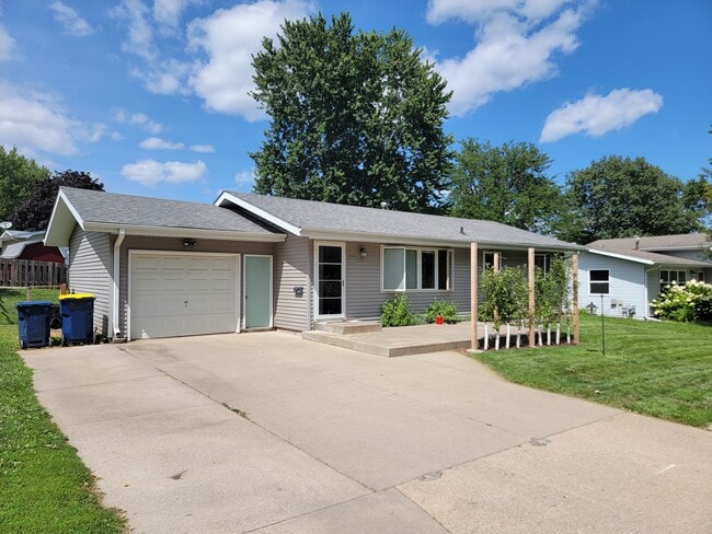 Photo - 512 Spruce Dr