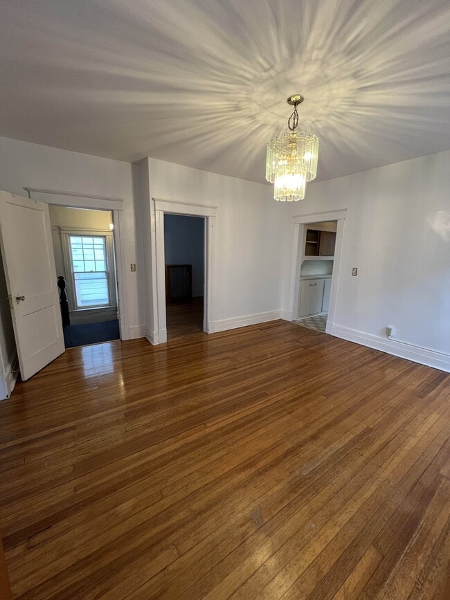 Dining Room - 25 Cuyler Ave Unit FL 2