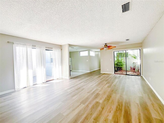 Photo - 6576 Sweetbriar Ln Unit 6576