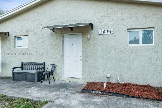 Photo - 1472 SW 44th Ave Unit 1