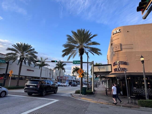 Photo - 7840 Harding Ave Unidad 2