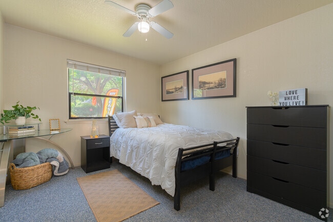 4BR, 2BA - 1406SF - Bedroom - Pomona West Student Apartments