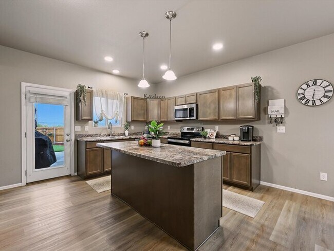 Photo - 5332 Gannet Ln