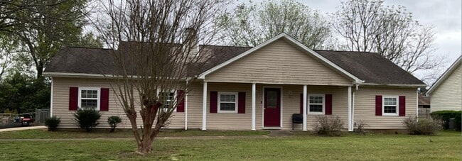 Building Photo - 208 Woodcarver Trail Rental