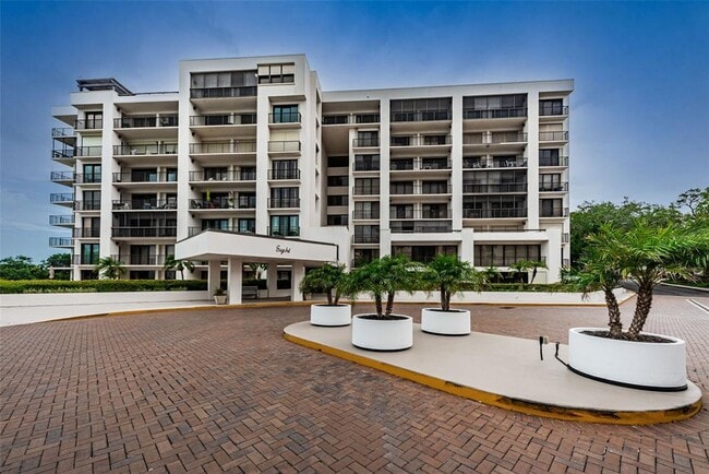 Building Photo - 8 Belleview Blvd Unit 601 Rental