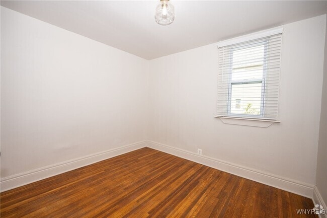 Building Photo - 933 Tifft St Rental
