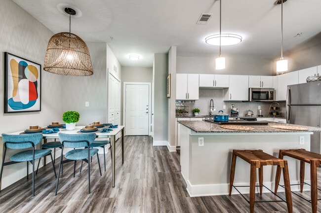 Photo - Centreport Lake