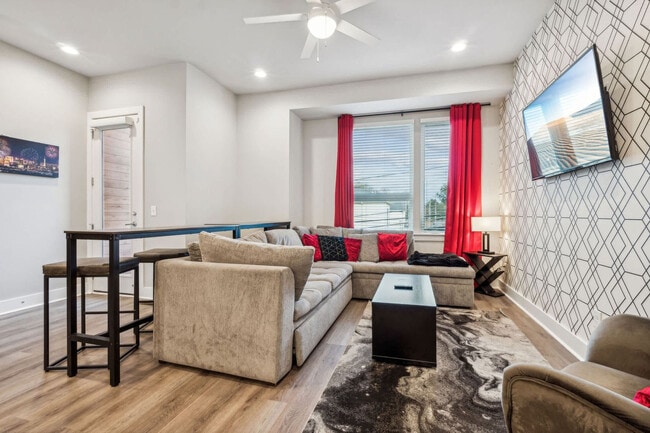 Photo - 2135 24th Ave N Unit ID1387453P