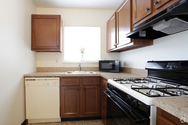 Photo - Scotchbrook Rental Townhomes