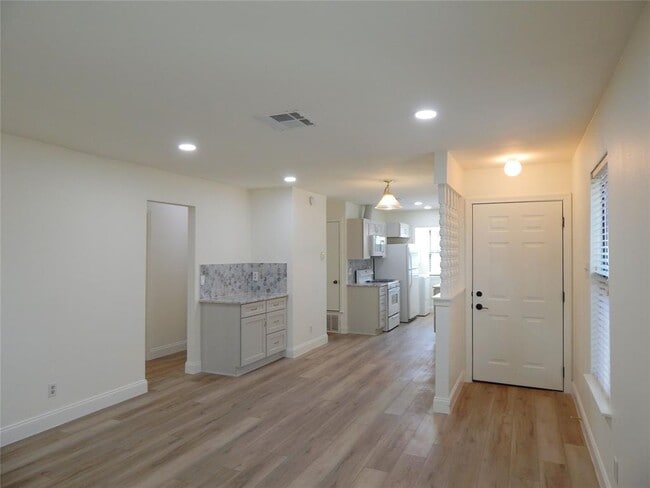 Building Photo - 101 Clearday Dr Unit 104