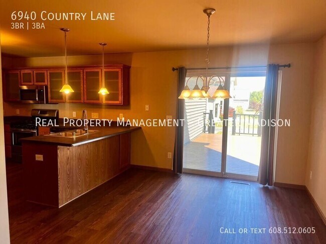 6940 Country Ln