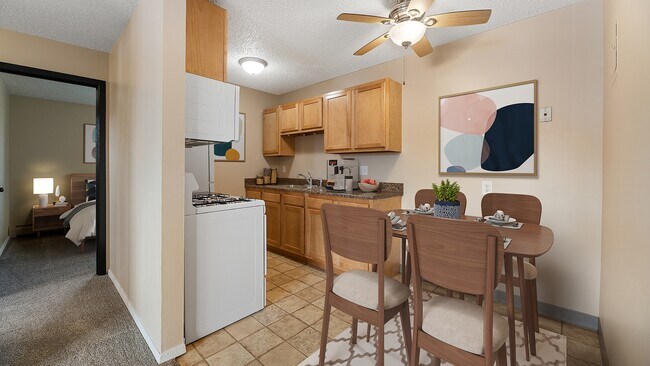 Photo - Canyon Lake Apartments