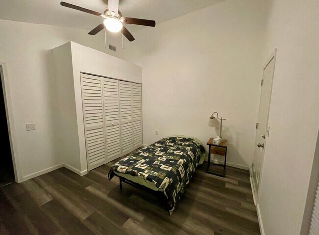 204 Appleby Rd Unit C
