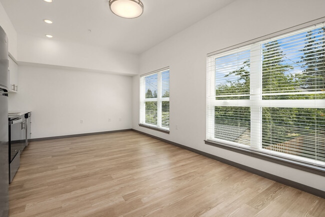 Photo - Sixth & Alder