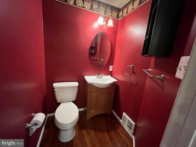 Photo - 283 Point to Point Square