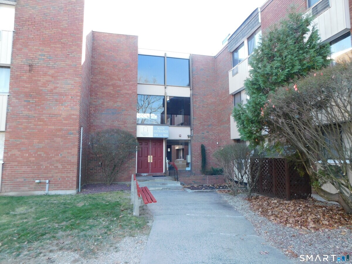 Photo - 903 High Path Rd