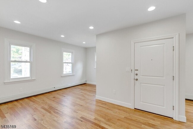 Photo - 161 Ashland Ave Unit 2