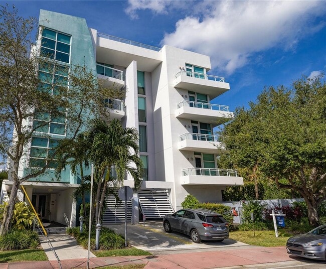 Photo - 2020 Prairie Ave Unit 202