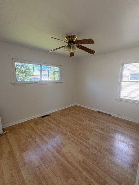 Photo - 1176 Hawthorne Ave