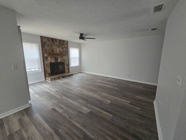 Photo - 1006 Wood Creek Dr