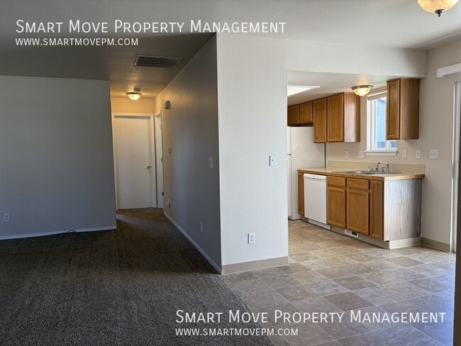 Photo - 981 E Blue Heron St