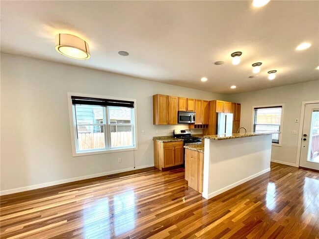 Photo - 403 Monroe Ave S