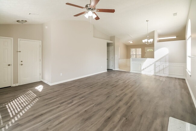350 Emerald Green Ct