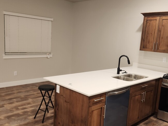 Photo - 1205 W Canterbury Cir