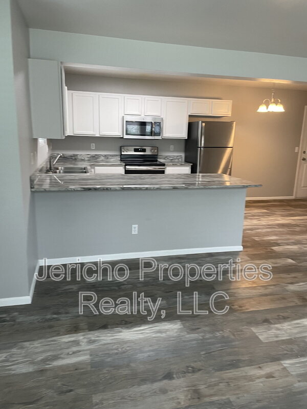 Photo - 32 N Harlan St