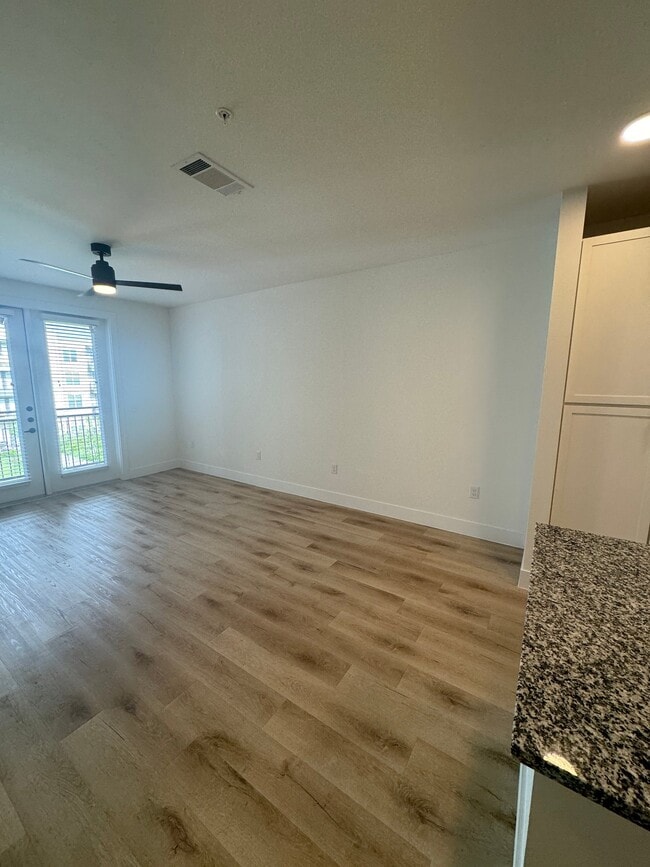 Photo - 2343 Portman Ave Unidad 9101