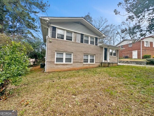 Photo - 440 Dartmouth Dr SW