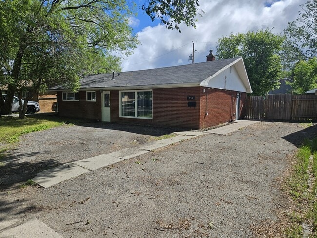 Photo - 333 Elphinstone St