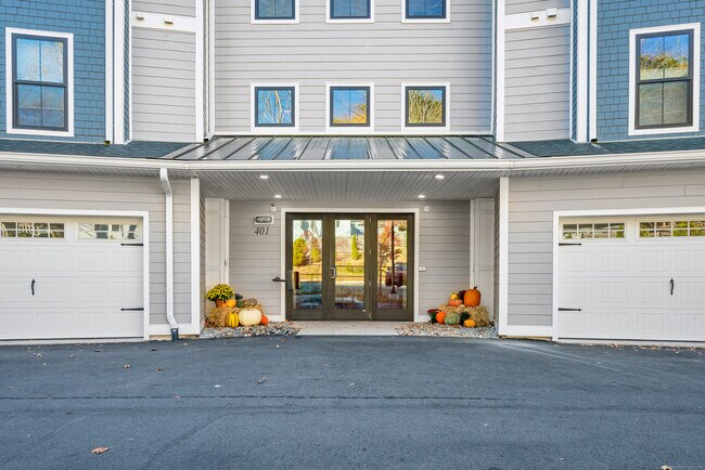 Photo - 401 Albany Turnpike Unit 307