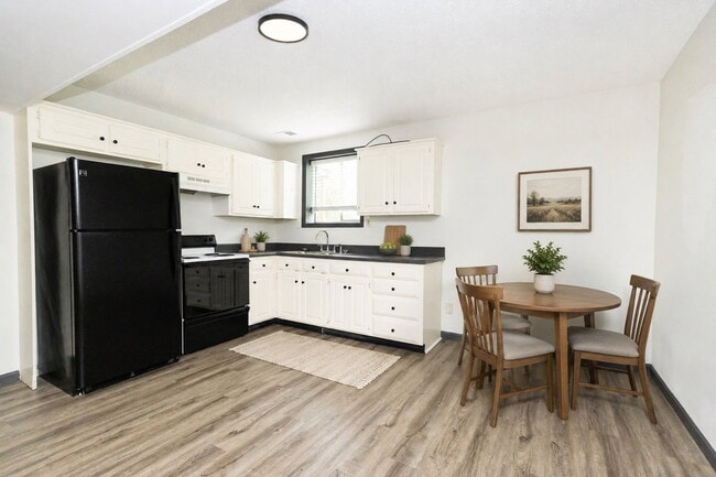Photo - 6923 Greenway Dr Unit C