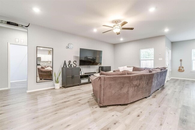 Photo - Great 4 Bed, 2 Bath in South Arlington- Mansfield ISD-  76001