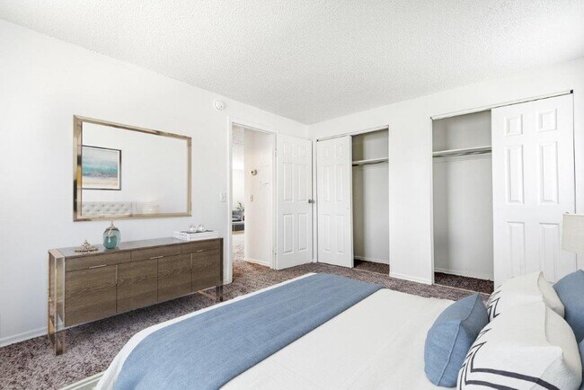 Glenbrook Manor Apartment Homes