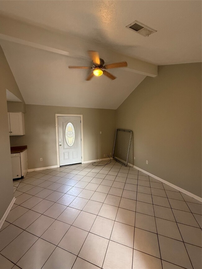 Photo - 5414 Hazel St