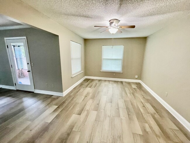 Photo - 10439 Inverness Dr