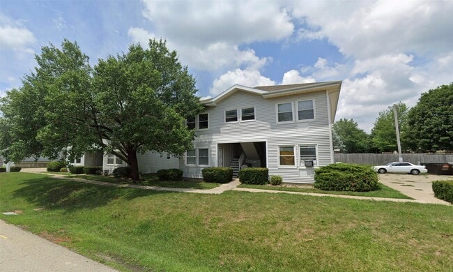 Photo - 306 Wigwam St